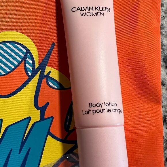 NWT Calvin Klein CK one Summer Bag! Including samples! - Picture 9 of 9